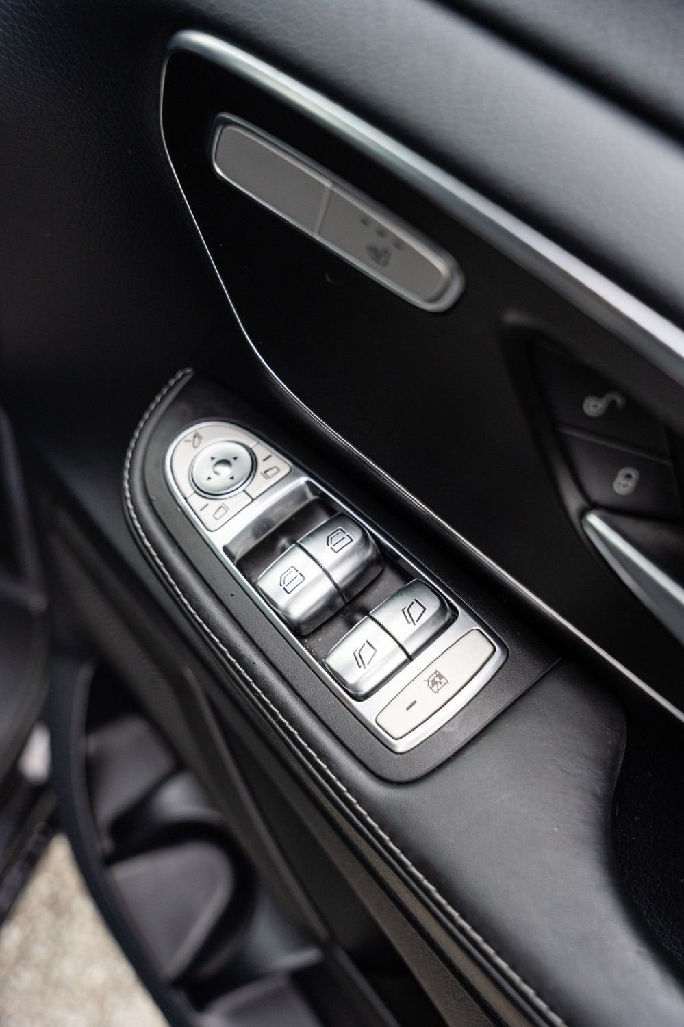 Used Mercedes-Benz V-Class 2019 for sale - 76559382: Photo 11