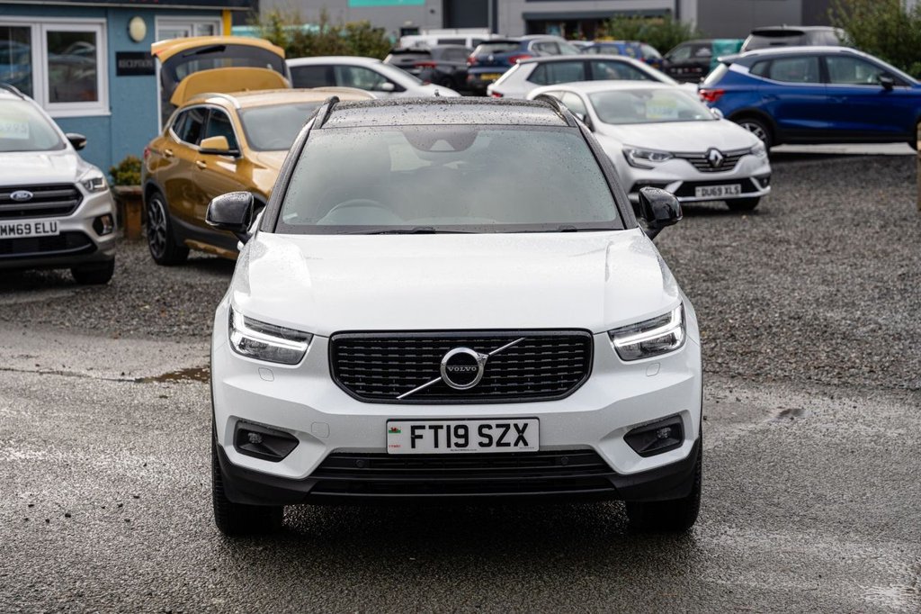 Used Volvo XC40 2019 for sale - 76797883: Photo 2