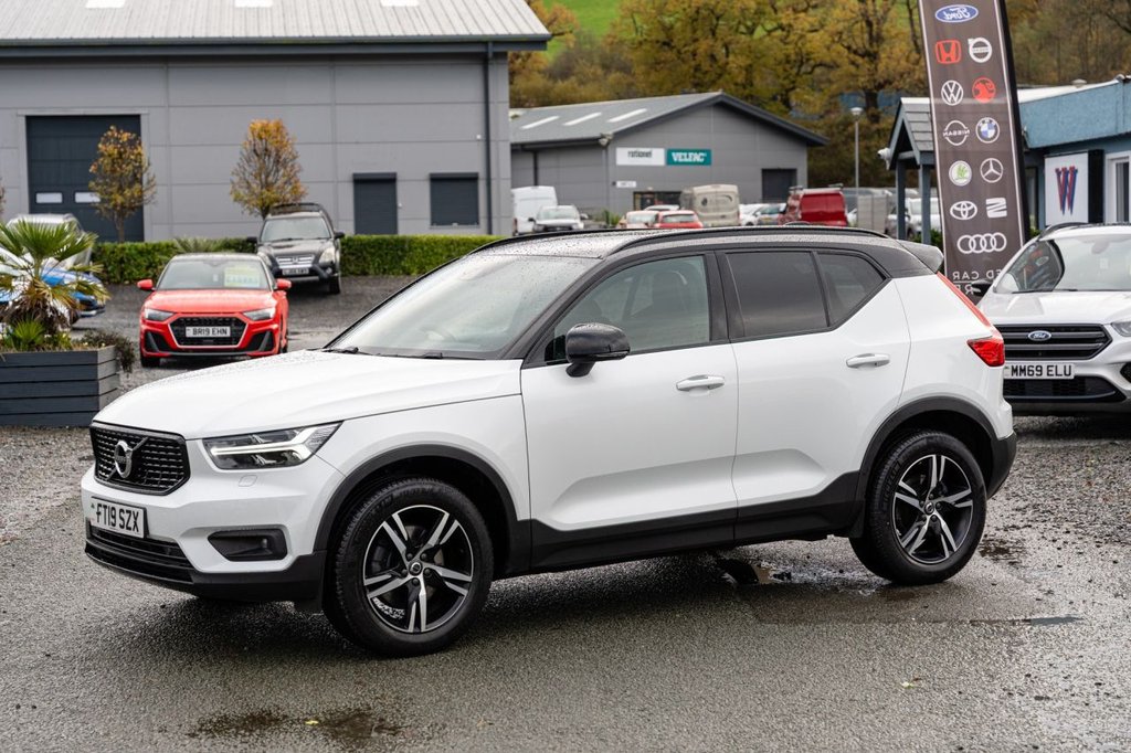Used Volvo XC40 2019 for sale - 76797883: Photo 3