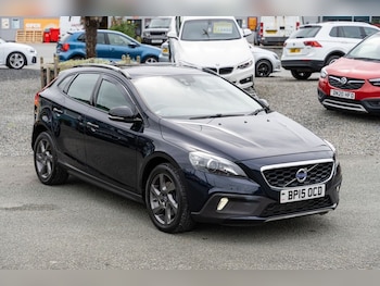 2015 (15) - 2.0 D2 Lux Hatchback 5dr Diesel Manual Euro 6 (s/s) (120 ps)