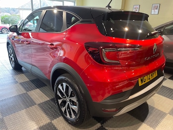 Used Renault Captur 2022 for sale - 77732811: Photo