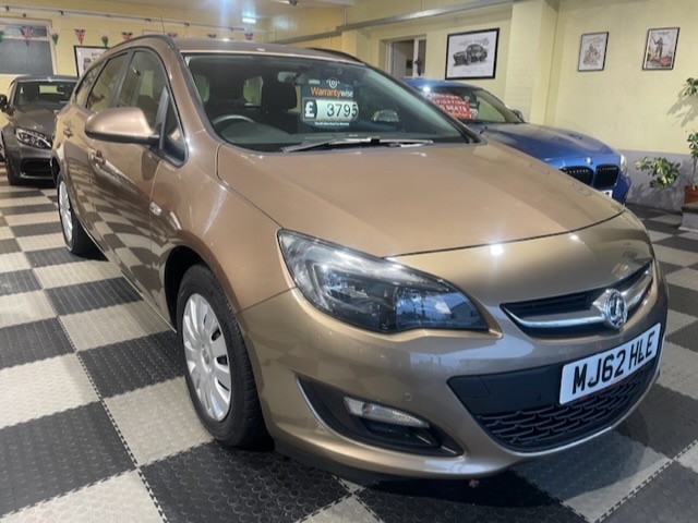 Used Vauxhall Astra 2012 for sale - 77093967: Photo 1