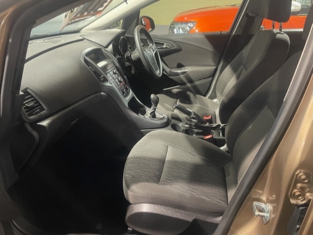 Used Vauxhall Astra 2012 for sale - 77093967: Photo 11