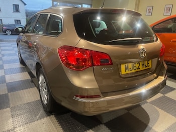 Used Vauxhall Astra 2012 for sale - 77093967: Photo