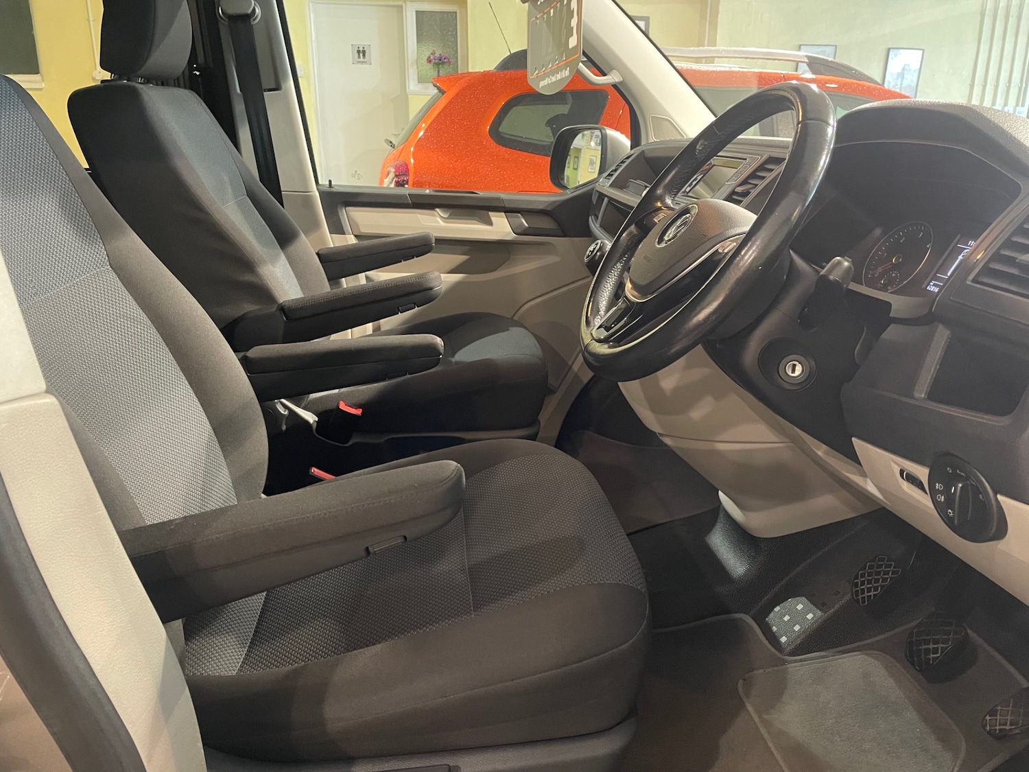 Used Volkswagen Transporter 2016 for sale - 77475050: Photo 11