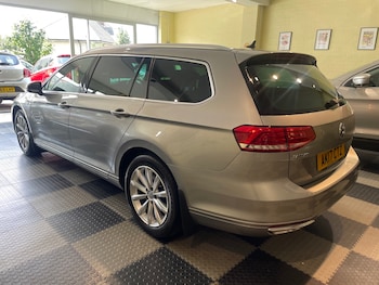 Used Volkswagen Passat 2017 for sale - 79261247: Photo