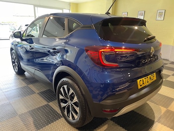 Used Renault Captur 2022 for sale - 78053351: Photo
