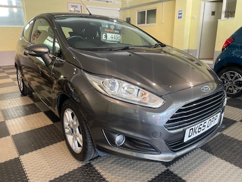 2015 (65) - 1.25 82 Zetec 3dr