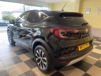 Used Renault Captur 2022 for sale - 76831715: Photo