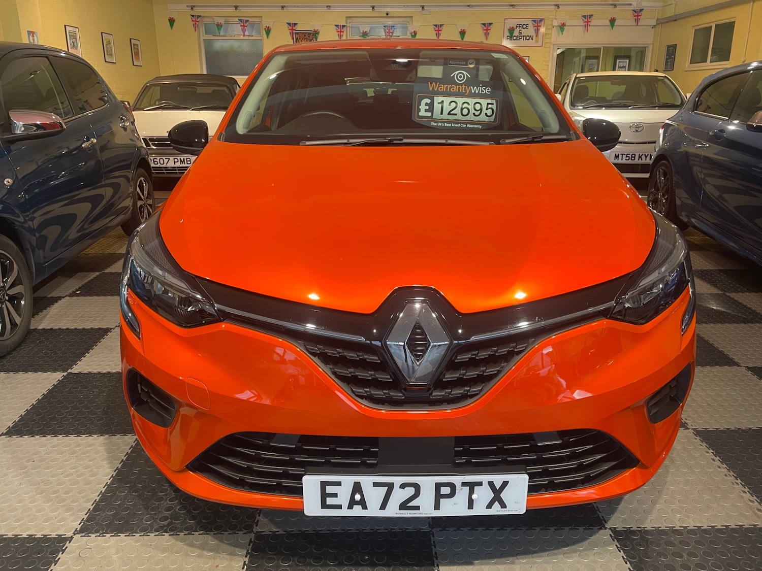 Used Renault Clio 2022 for sale - 76684556: Photo 2