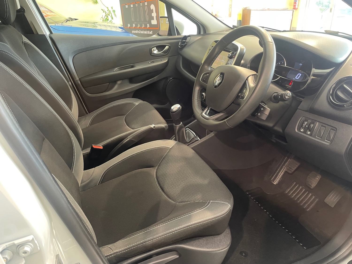 Used Renault Clio 2018 for sale - 77679416: Photo 15