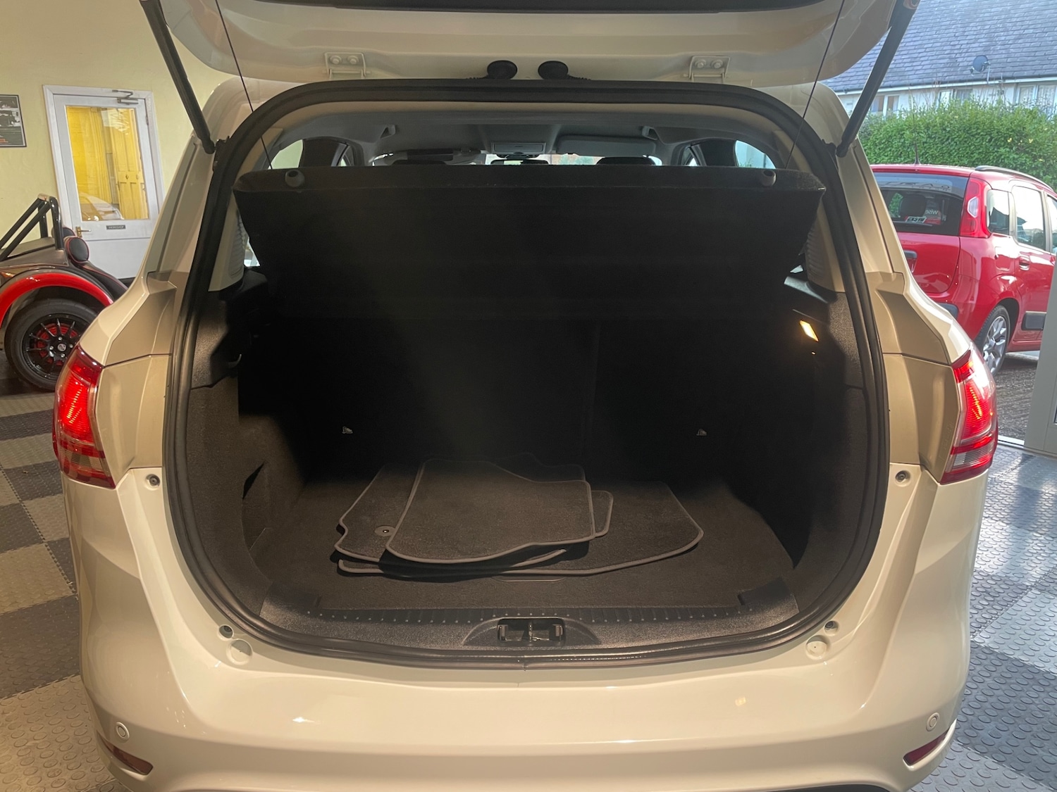 Used Ford B-MAX 2017 for sale - 76684545: Photo 21