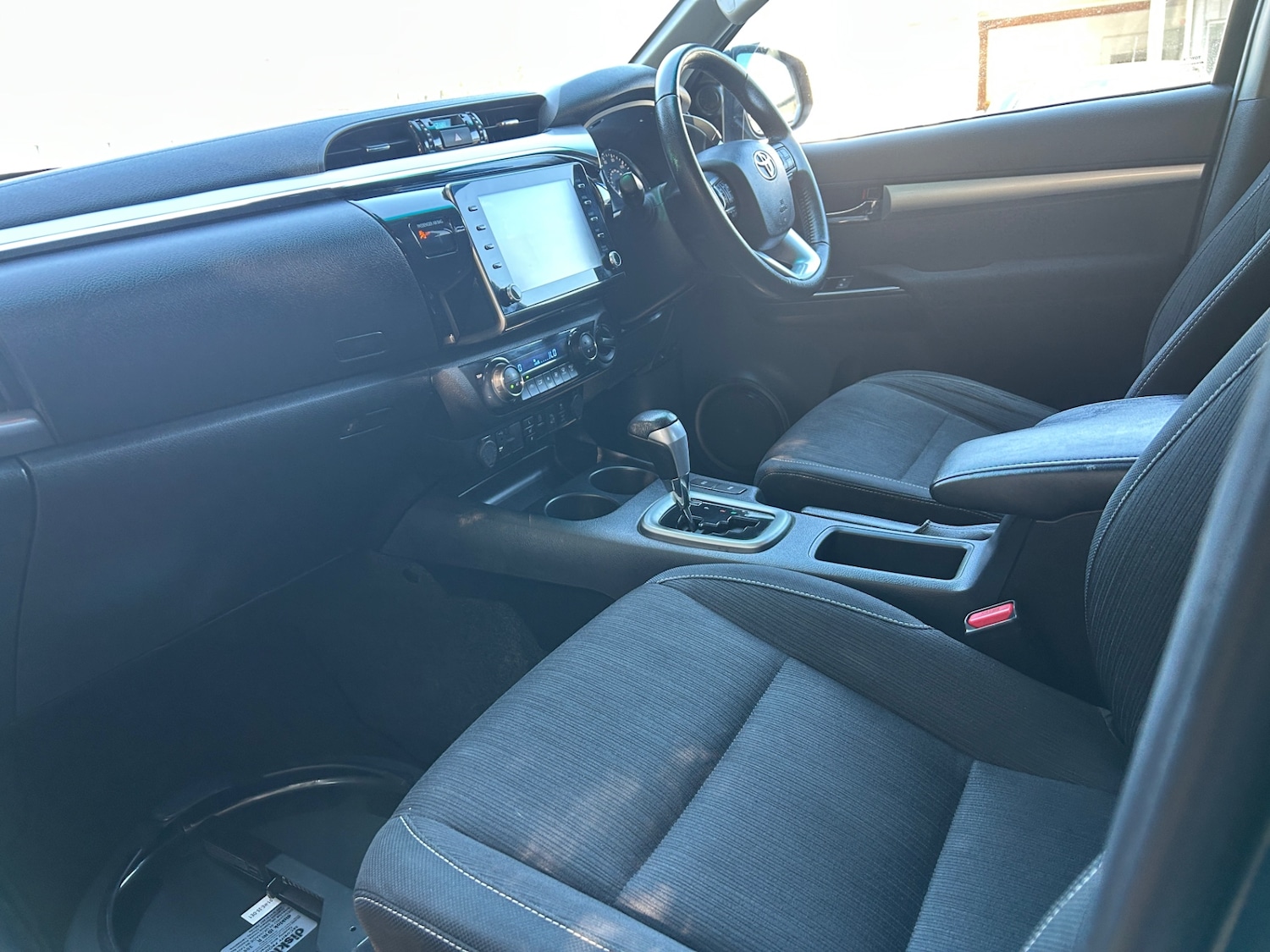 Used Toyota Hilux 2022 for sale - 77947003: Photo 21