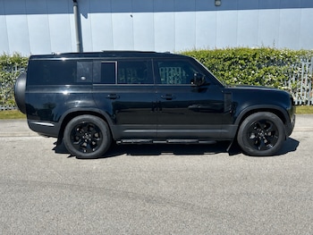Used Land Rover Defender 2023 for sale - 78476777: Photo