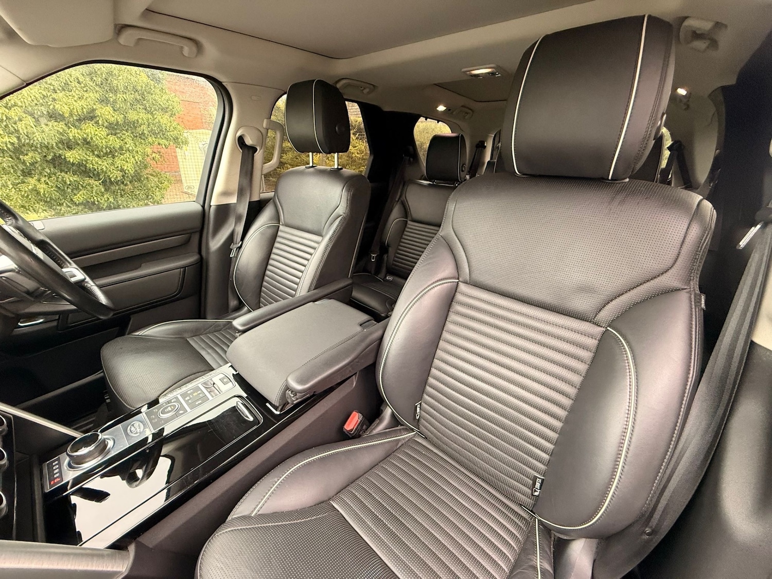 Used Land Rover Discovery 2019 for sale - 77629030: Photo 37