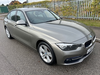 2016 (66) - 318i Sport 4dr