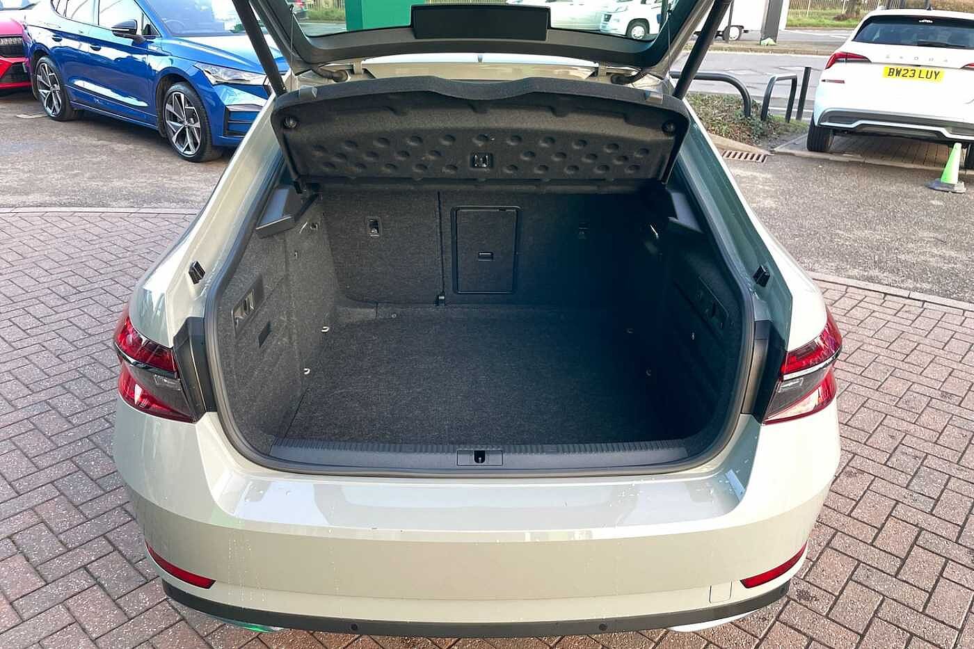 Used Skoda Superb 2023 for sale - 77124387: Photo 11