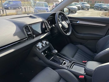 Used Skoda Karoq 2024 for sale - 76400274: Photo