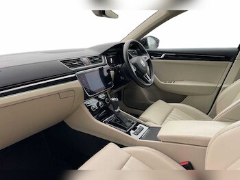 Used Skoda Superb 2020 for sale - 76800634: Photo