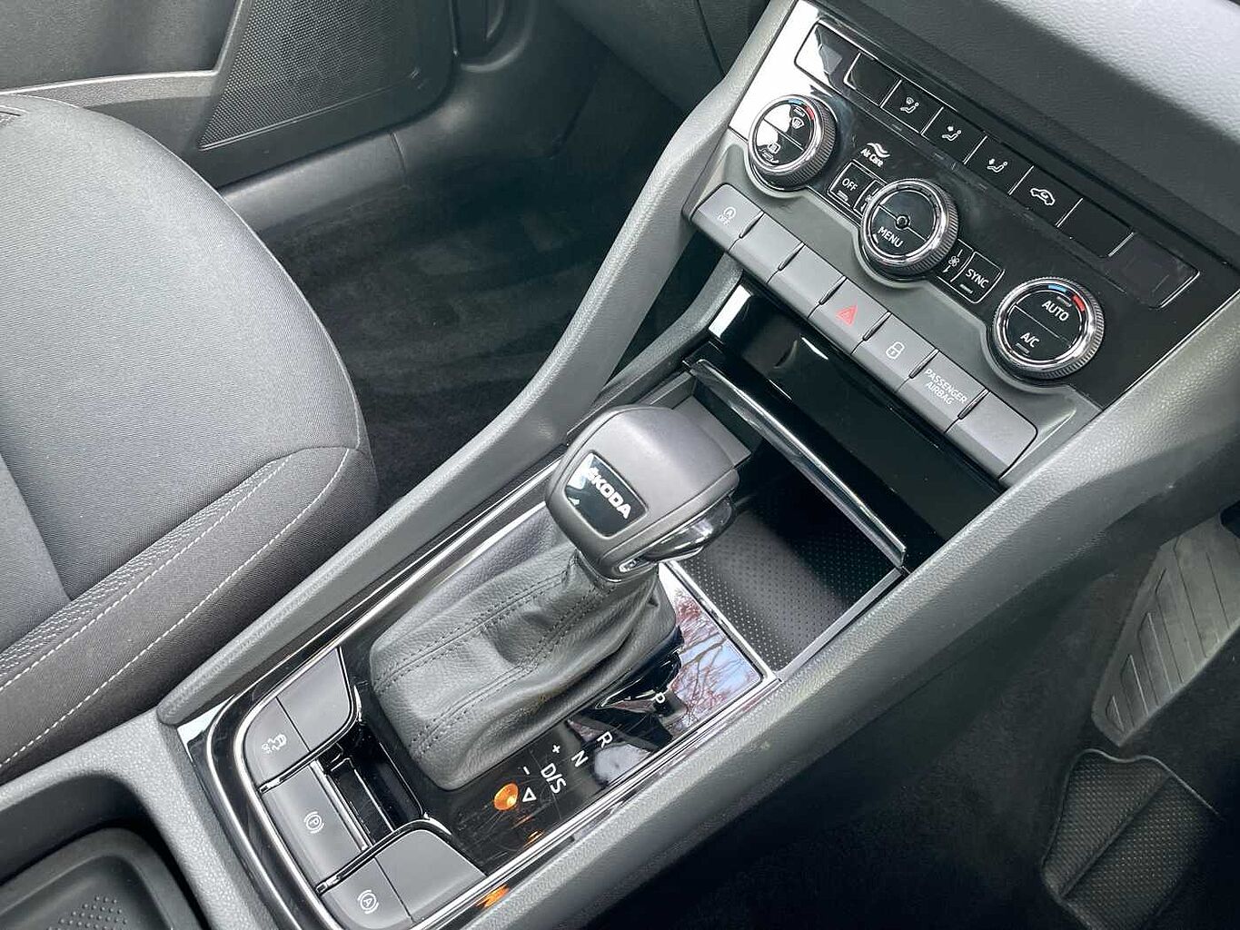 Used Skoda Karoq 2022 for sale - 76110953: Photo 11