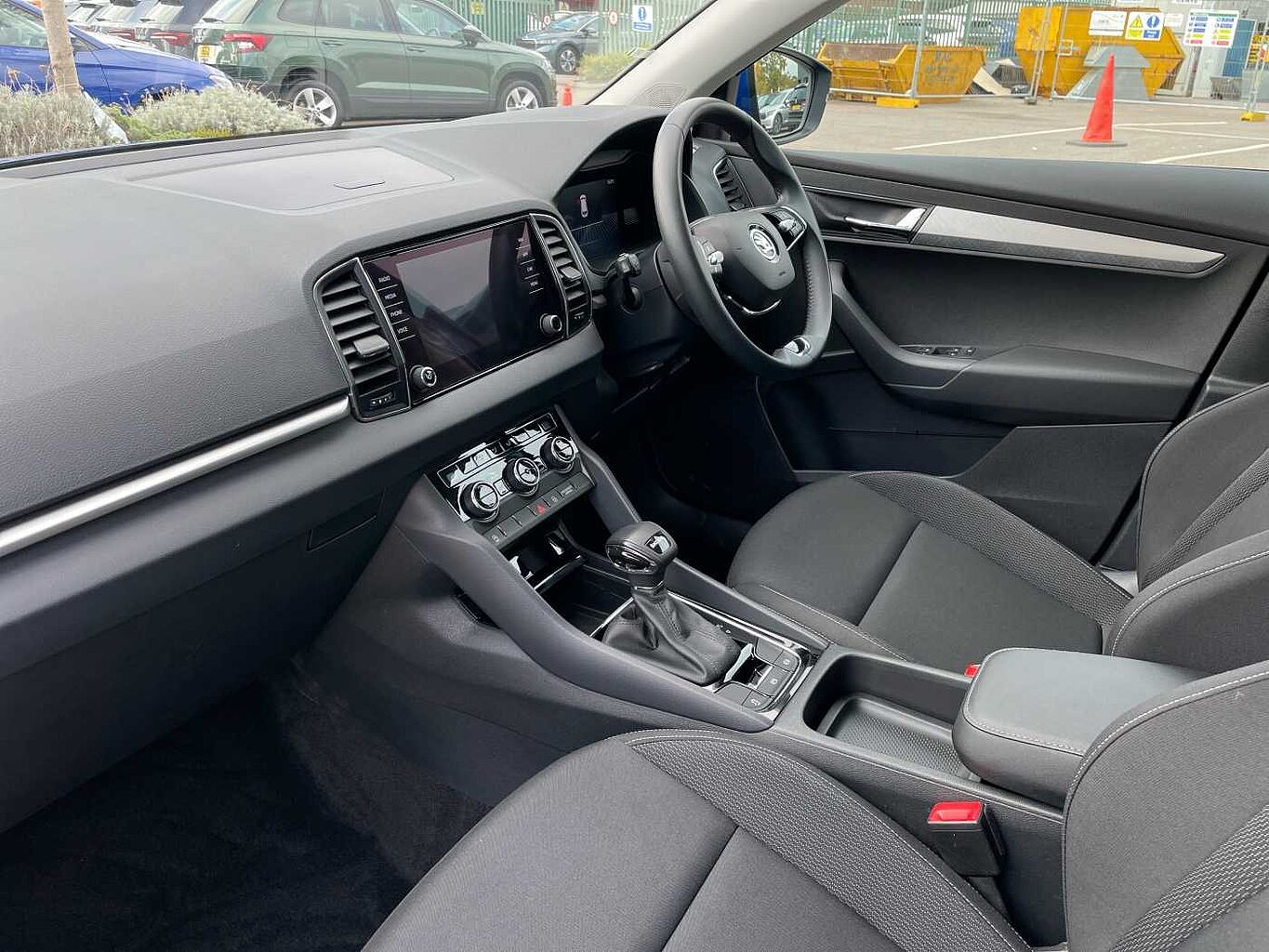 Used Skoda Karoq 2022 for sale - 76110953: Photo 2