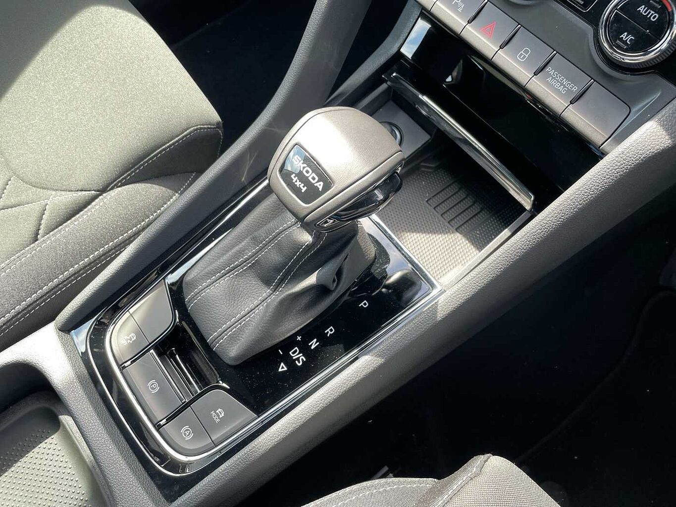 Used Skoda Karoq 2024 for sale - 77176863: Photo 15