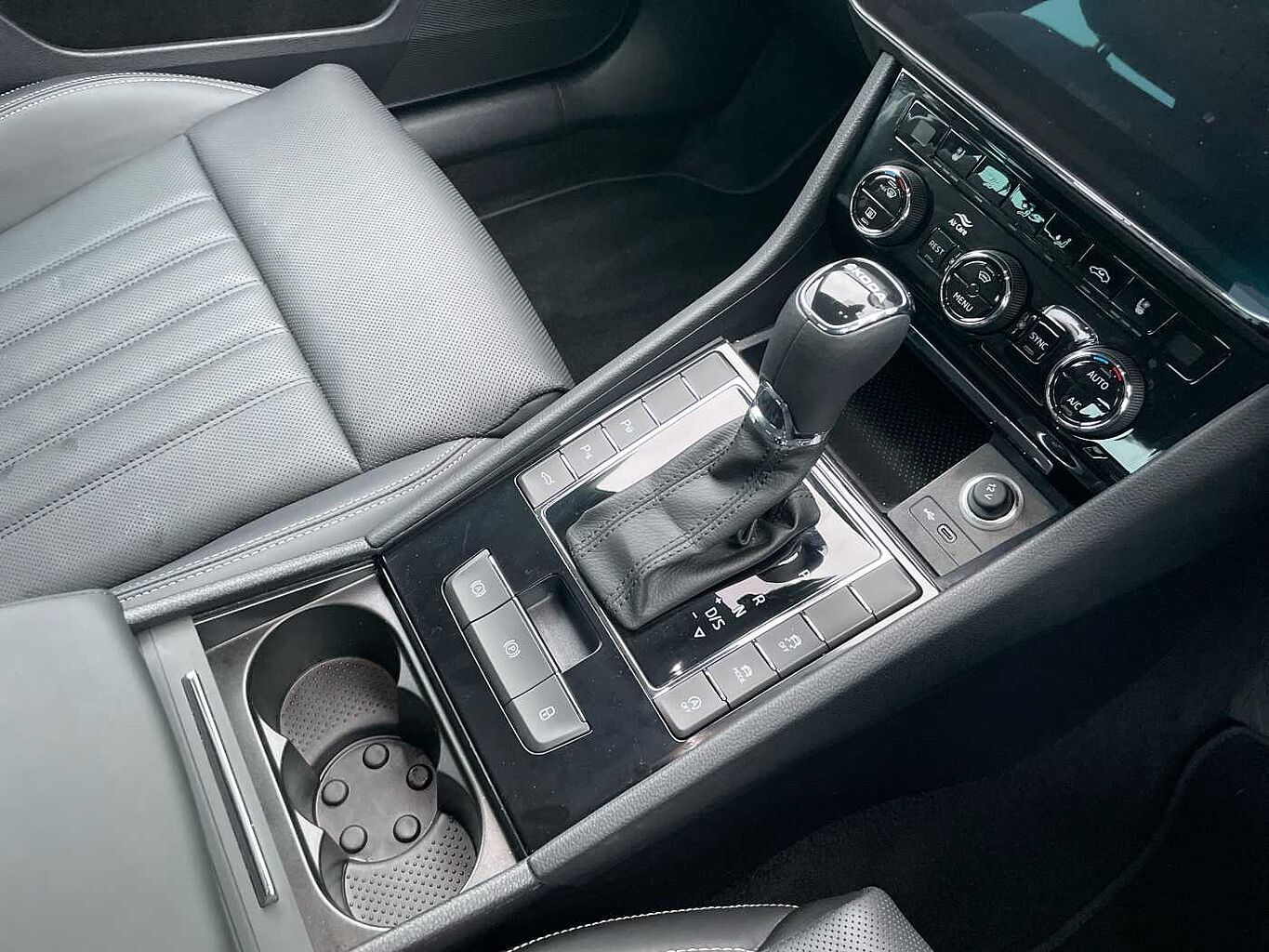 Used Skoda Superb 2023 for sale - 76474511: Photo 15