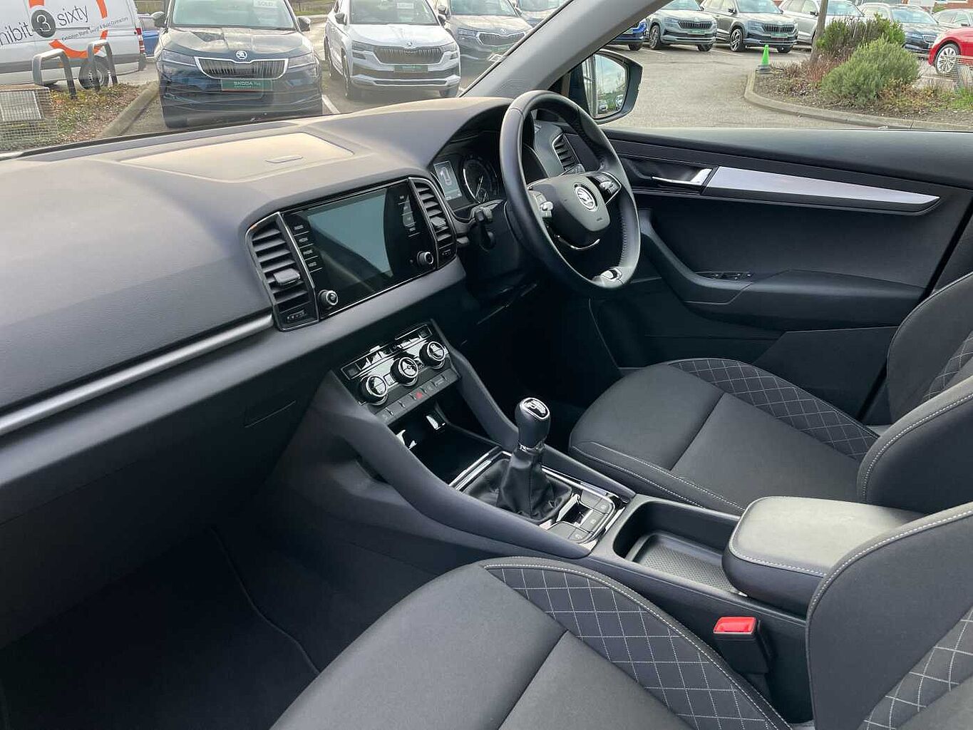 Used Skoda Karoq 2022 for sale - 76692692: Photo 2