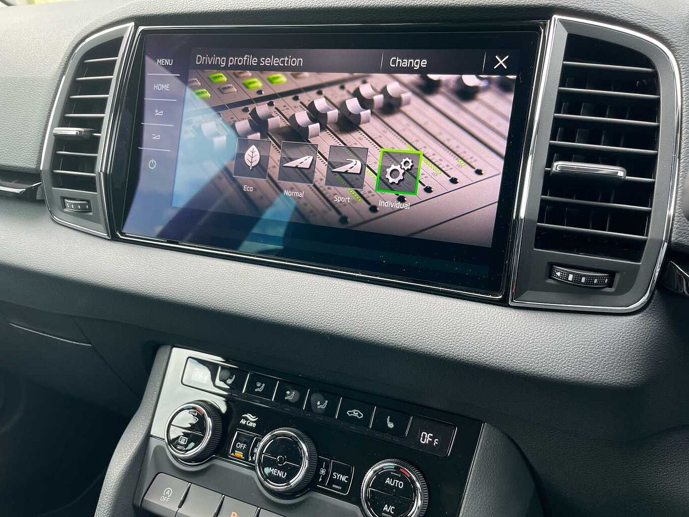 Used Skoda Karoq 2025 for sale - 76110948: Photo 19