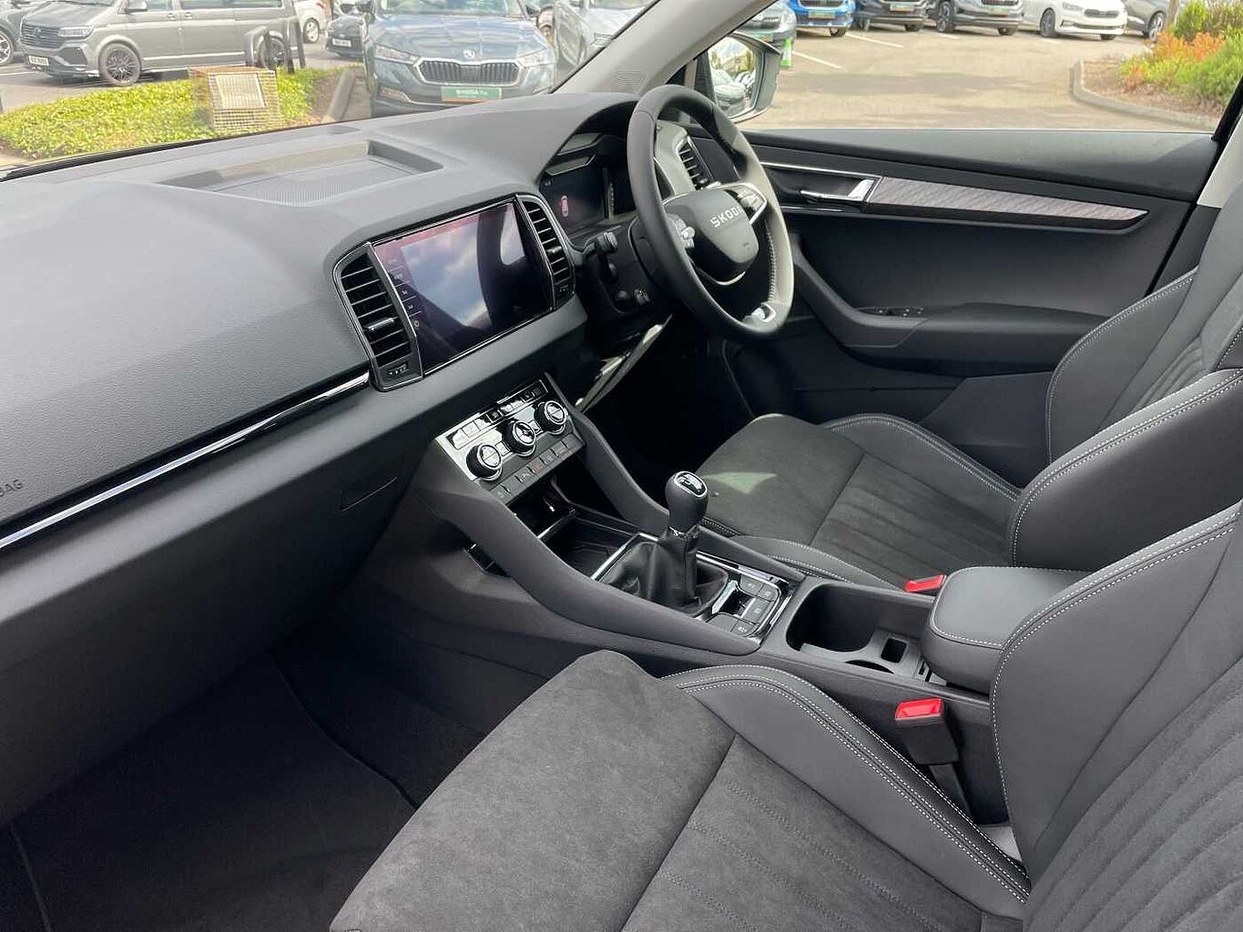 Used Skoda Karoq 2025 for sale - 76110948: Photo 2