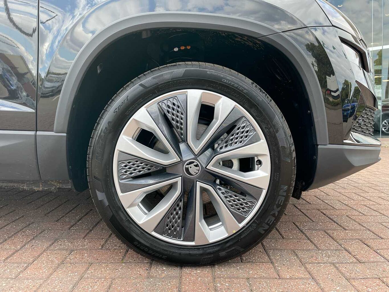 Used Skoda Karoq 2025 for sale - 76110948: Photo 5
