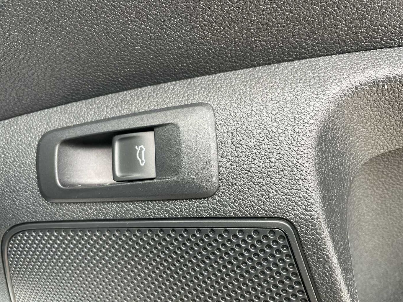 Used Skoda Karoq 2025 for sale - 76111195: Photo 14
