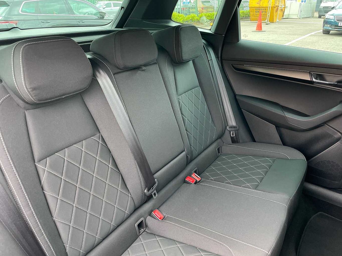 Used Skoda Karoq 2025 for sale - 76111195: Photo 8
