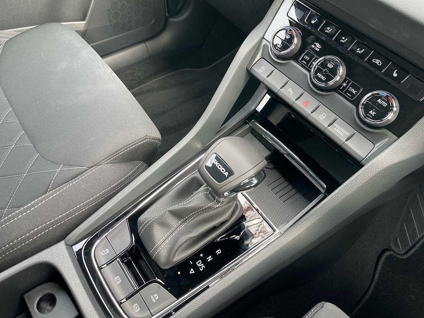 Used Skoda Karoq 2025 for sale - 77176968: Photo 16