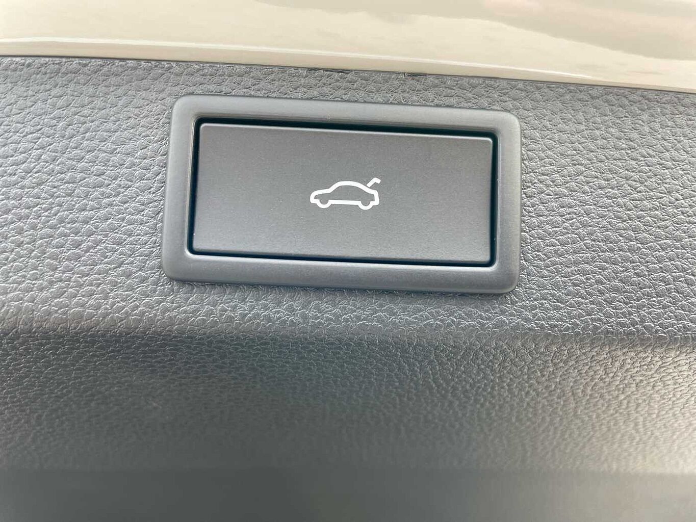 Used Skoda Karoq 2025 for sale - 76216621: Photo 11