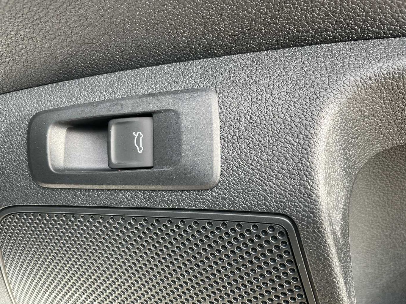 Used Skoda Karoq 2025 for sale - 76216621: Photo 15