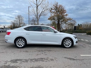 Used Skoda Superb 2022 for sale - 76381507: Photo