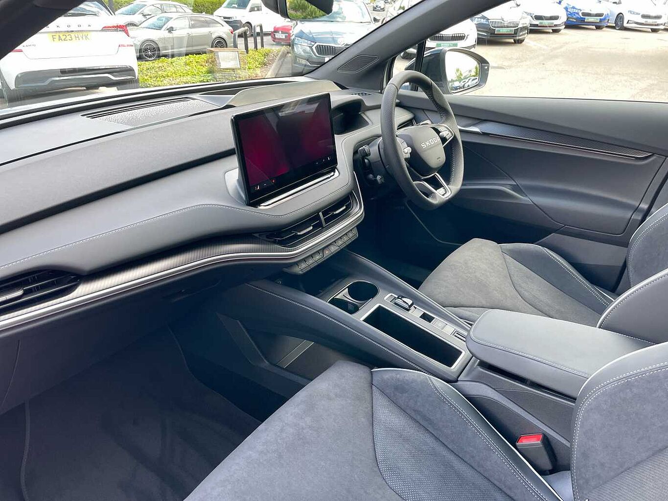 Used Skoda Enyaq 2025 for sale - 77177710: Photo 2