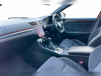 Used Skoda Superb 2020 for sale - 77013492: Photo