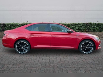 Used Skoda Superb 2020 for sale - 77013492: Photo