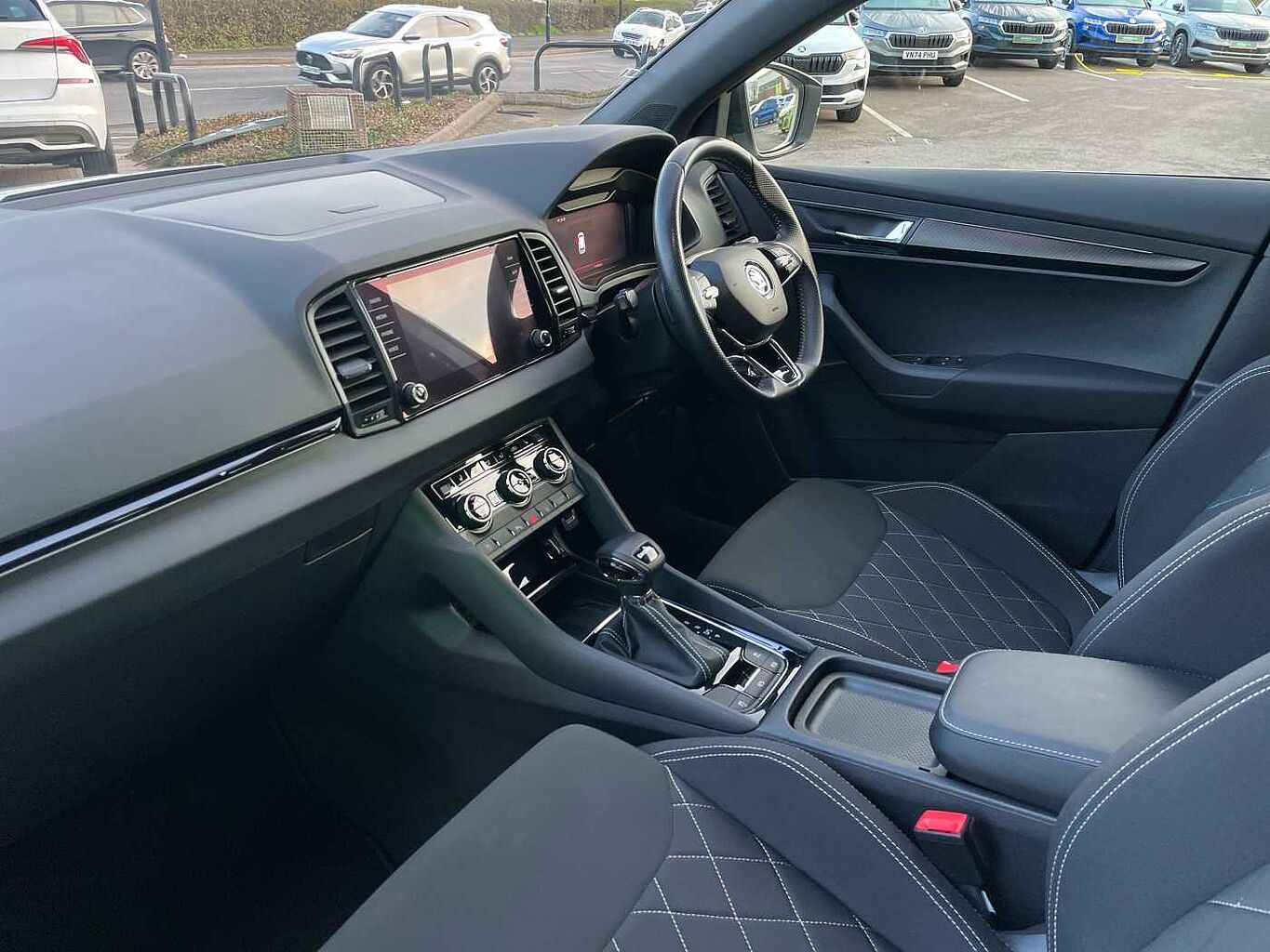 Used Skoda Karoq 2023 for sale - 76800685: Photo 2