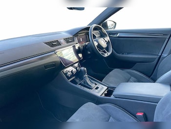 Used Skoda Superb 2023 for sale - 76800680: Photo