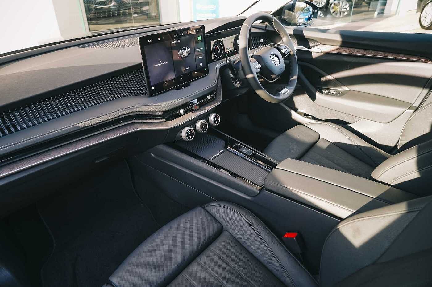 Used Skoda Superb 2024 for sale - 76937347: Photo 2