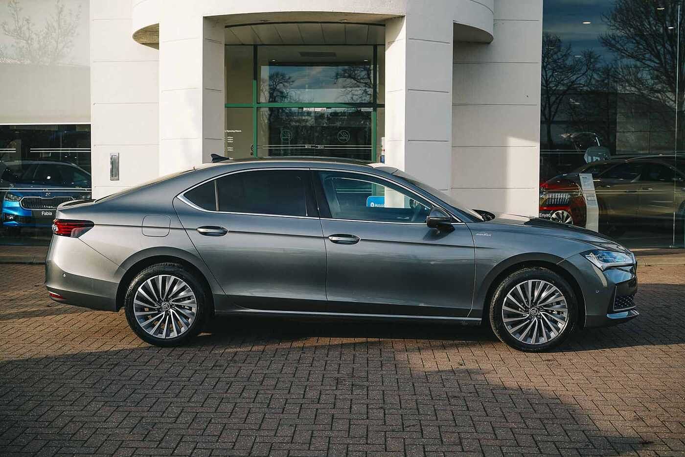 Used Skoda Superb 2024 for sale - 76937347: Photo 4