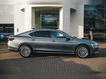 Used Skoda Superb 2024 for sale - 76937347: Photo