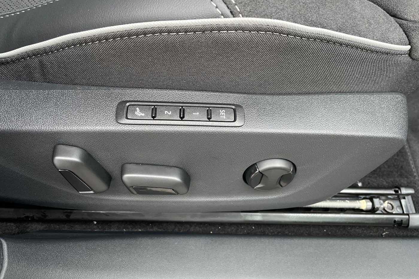 Used Skoda Enyaq 2025 for sale - 77176618: Photo 16