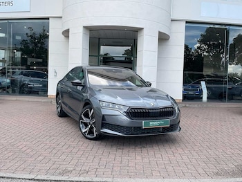 2025 (25) - 1.5 TSI 150 e-TEC Sportline 5dr DSG