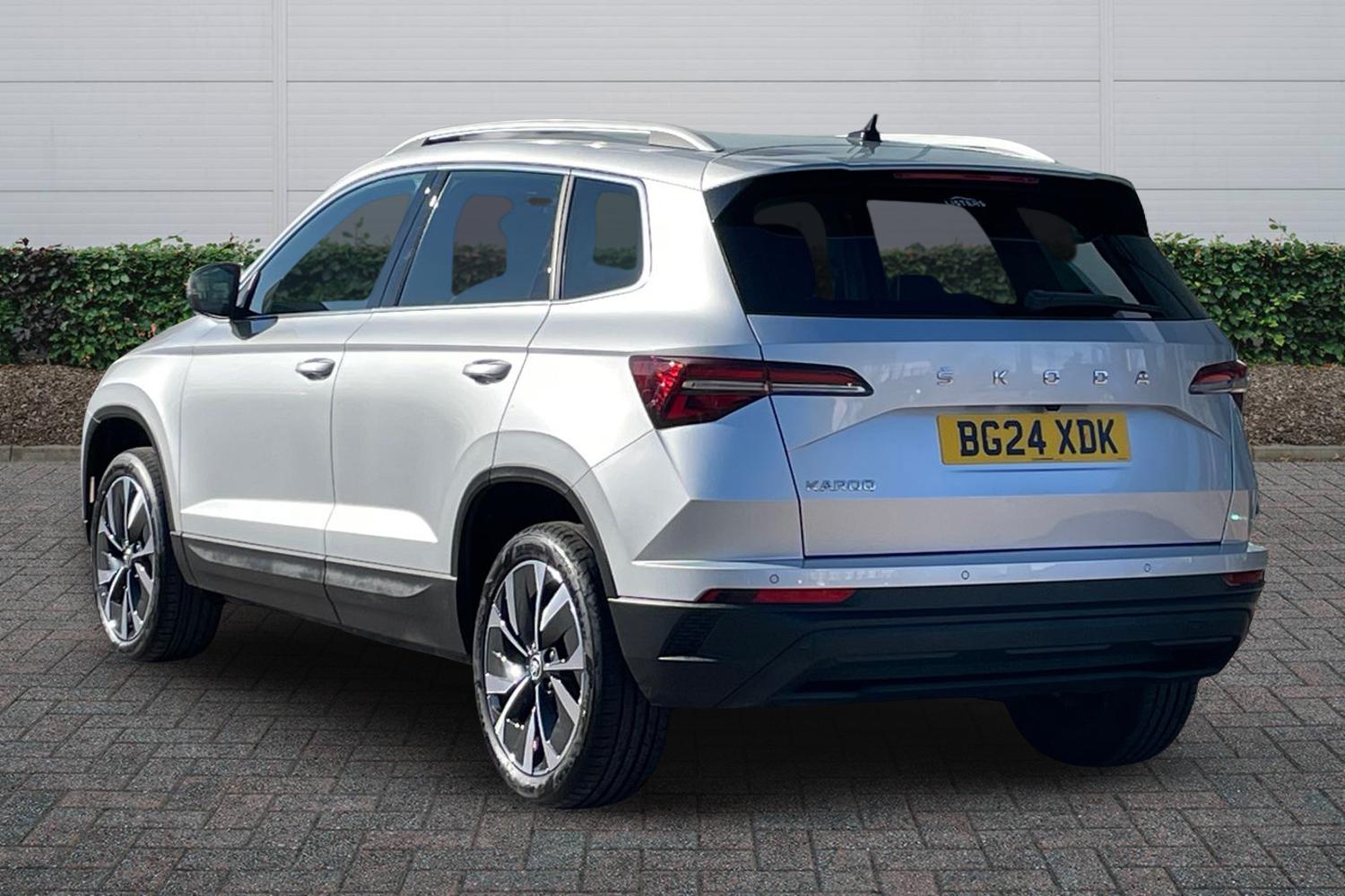 Used Skoda Karoq 2024 for sale - 77926826: Photo 2