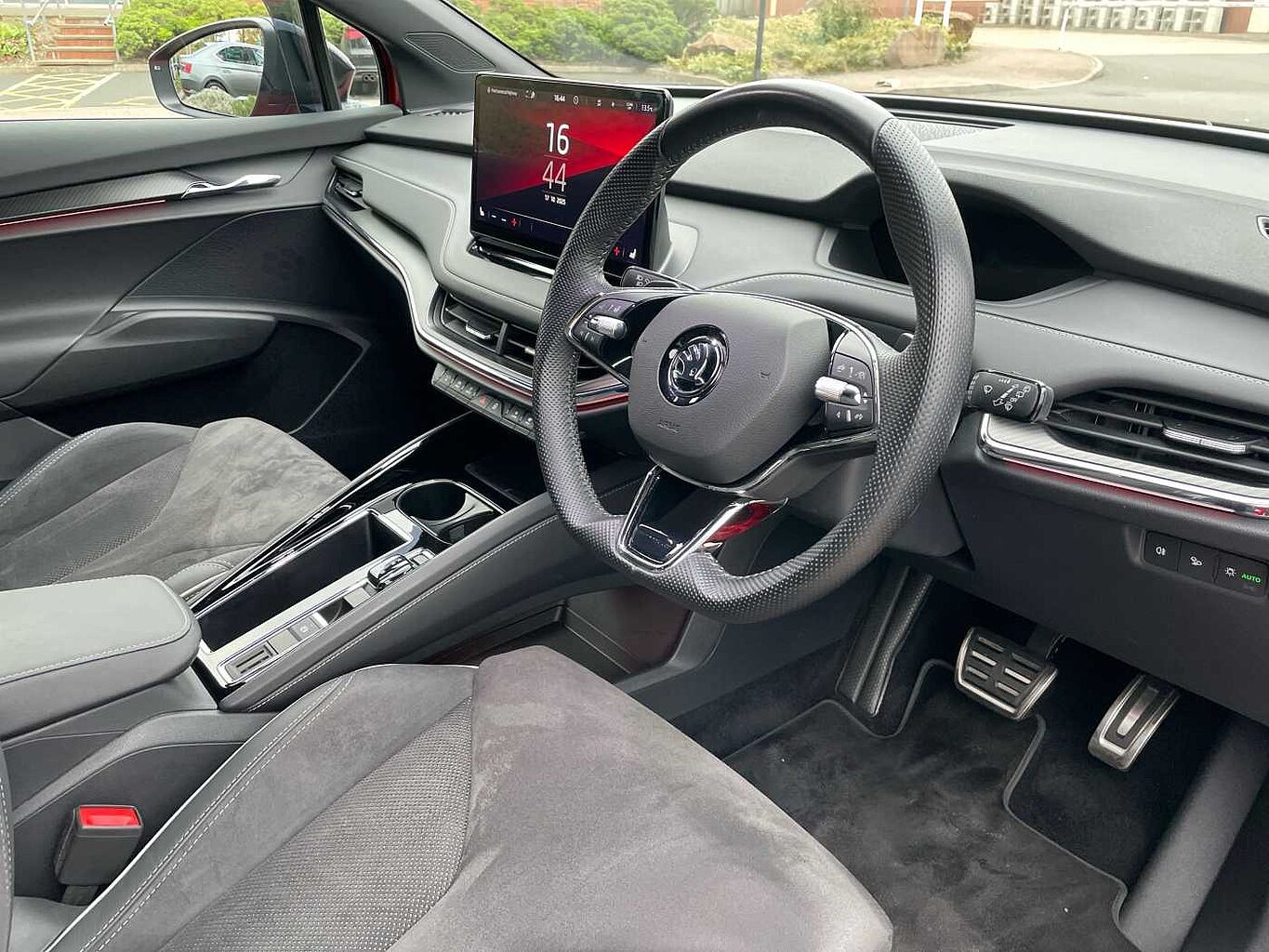 Used Skoda Enyaq 2023 for sale - 76202353: Photo 6