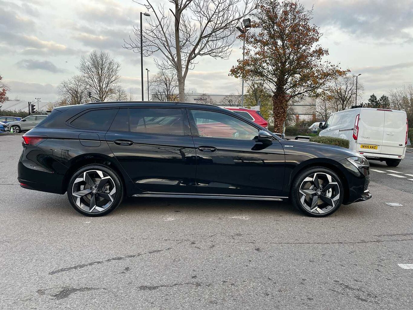 Used Skoda Superb 2025 for sale - 76539541: Photo 4